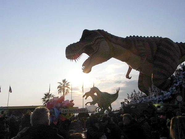 viareggio-carnevale23.jpg